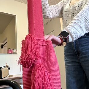 Pink Colombian Wayuu artisan bag